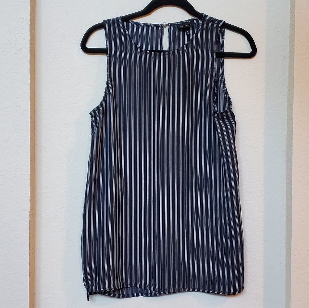 Who What Wear Black Vertical Stripe Sleeveless Top Keyhole Back Size S